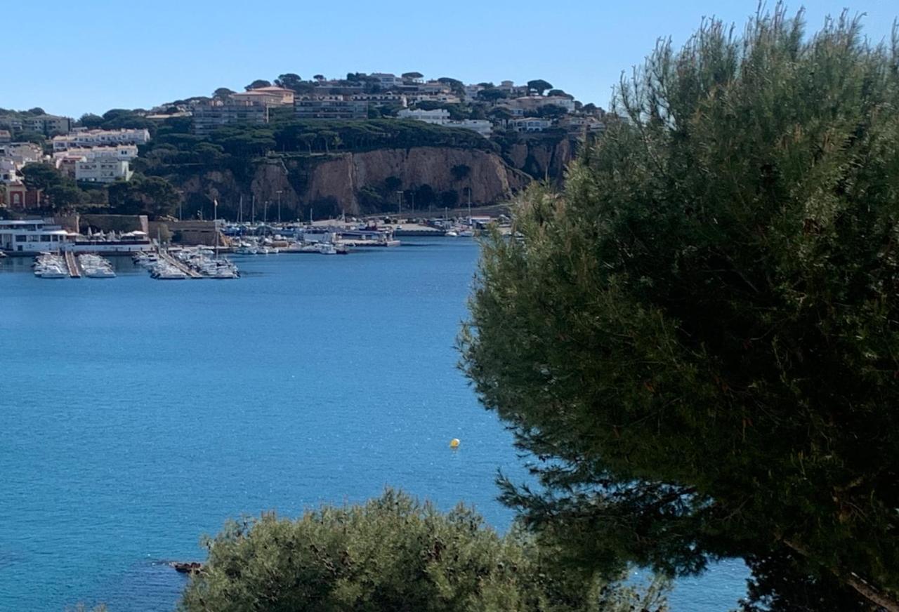 Magnific Apartament A Primera Linia De Mar Sant Feliu de Guíxols Luaran gambar
